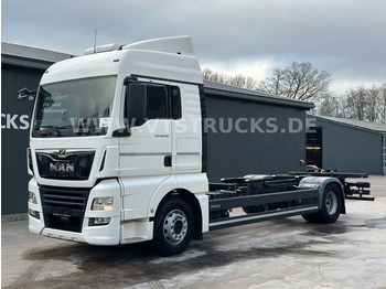 Container transporter/ Swap body truck MAN TGX 18.360 4x2 LL Euro6 BDF-Wechselfahrgestell: picture 1
