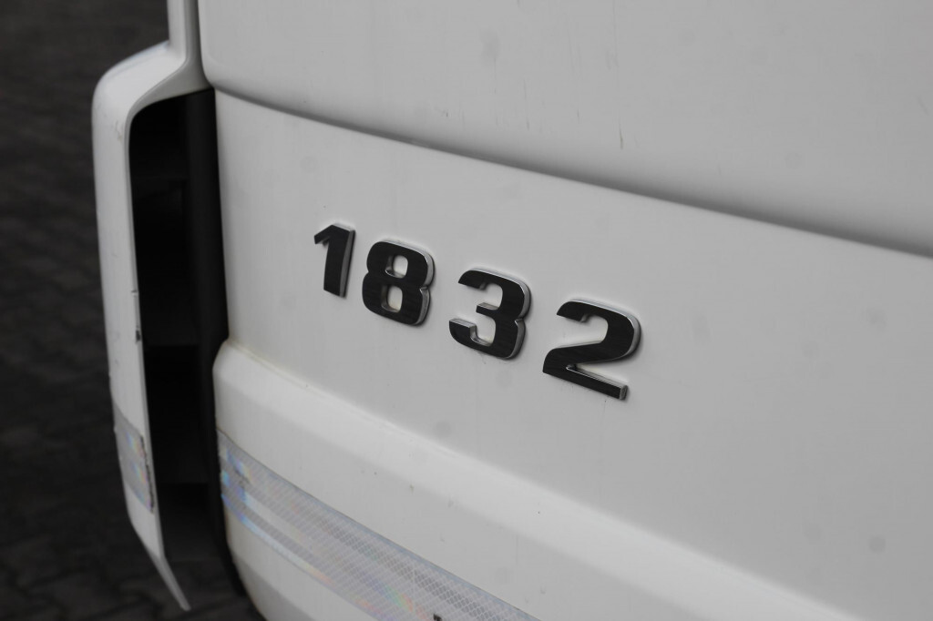 Refrigerator truck Mercedes-Benz Actros 1832 E5  CS 950MT Bi-Temp Tür+LBW Strom: picture 15