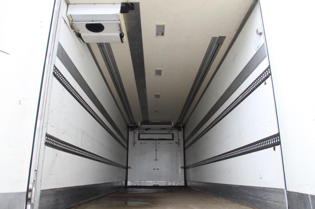 Refrigerator truck Mercedes-Benz Actros 1832 E5  CS 950MT Bi-Temp Tür+LBW Strom: picture 13