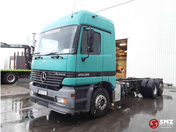 Cab chassis truck Mercedes-Benz Actros 2535: picture 3