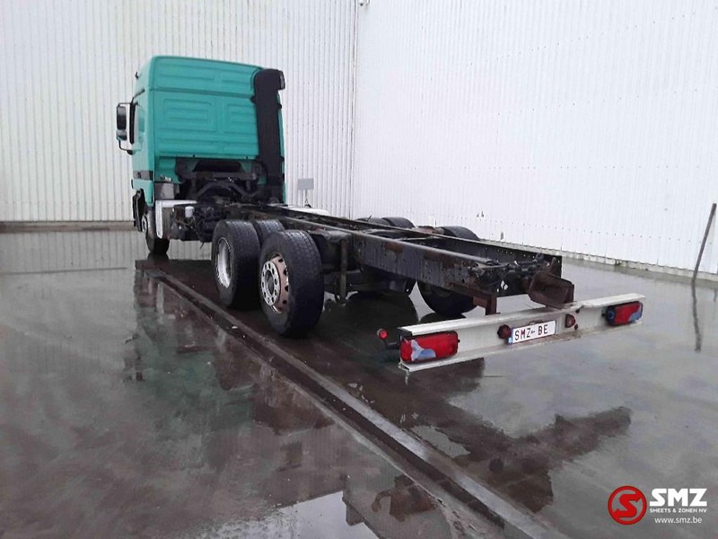Cab chassis truck Mercedes-Benz Actros 2535: picture 10