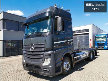 Container transporter/ Swap body truck Mercedes-Benz Actros 2545 / Retarder / Xenon / Ldbw: picture 1