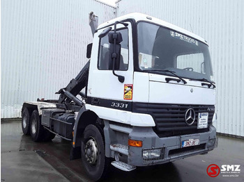 Container transporter/ Swap body truck MERCEDES-BENZ Actros 3331