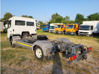 Cab chassis truck Mercedes-Benz Atego 818 - Chassis: picture 5