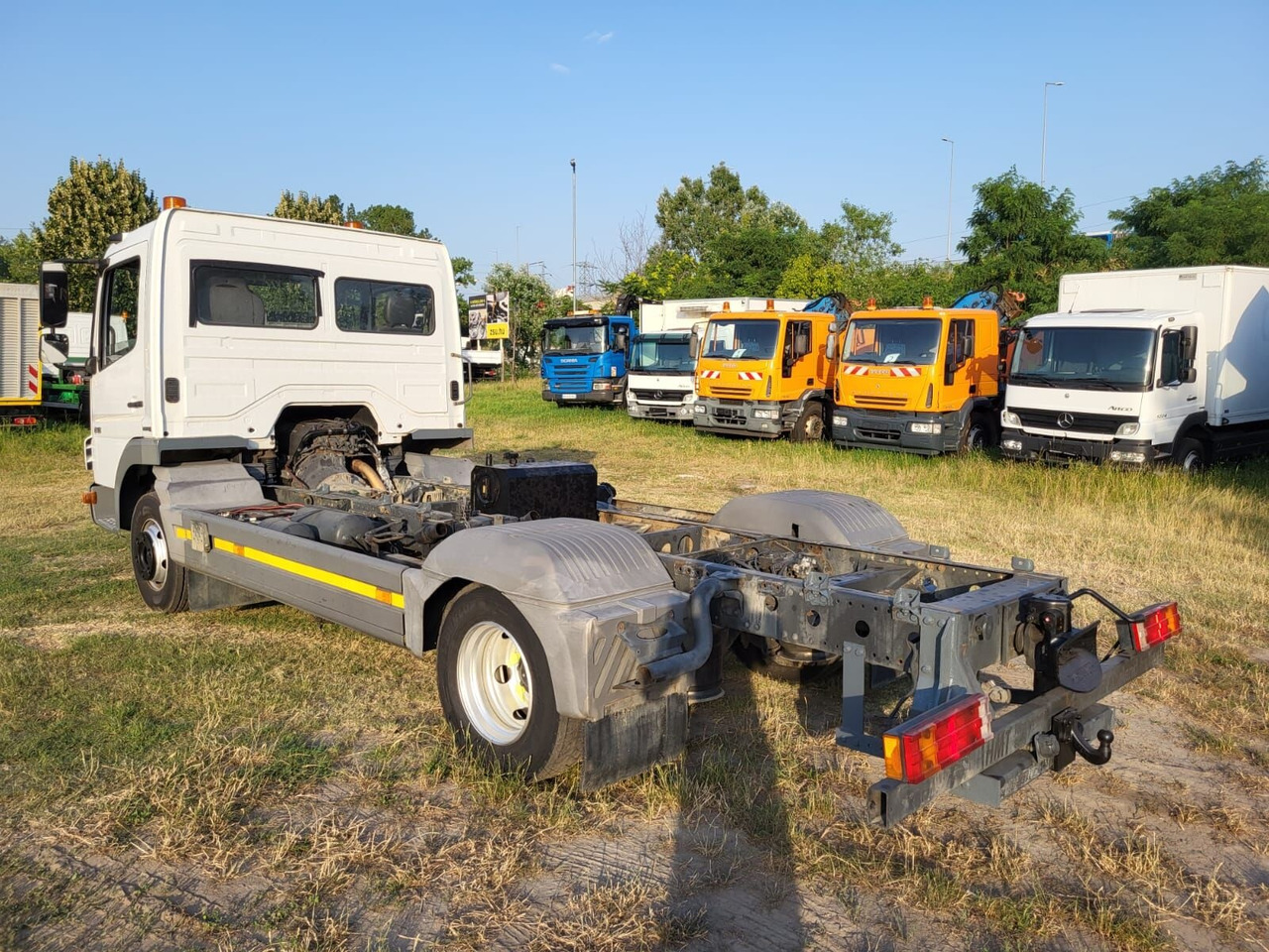 Cab chassis truck Mercedes-Benz Atego 818 - Chassis: picture 5