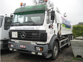 Tanker truck Mercedes-Benz SK 2531: picture 1