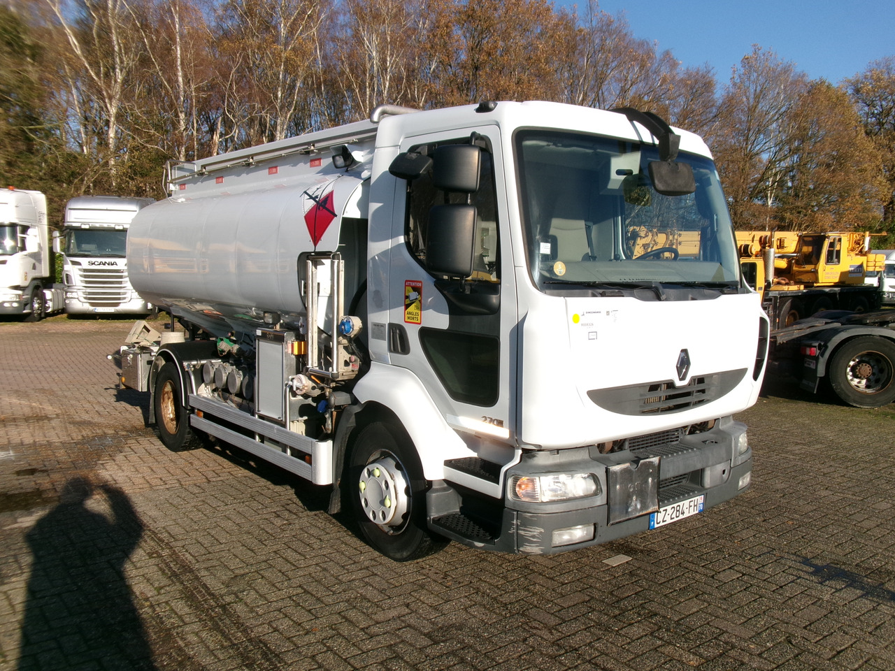 Tanker truck for transportation of fuel Renault Midlum 270 4x2 fuel tank 11.5 m3 / 4 comp ADR 26-04-2024: picture 2
