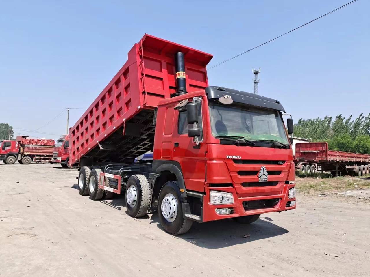 Tipper for transportation of silos SINOTRUK HOWO 420 Dump Truck: picture 5