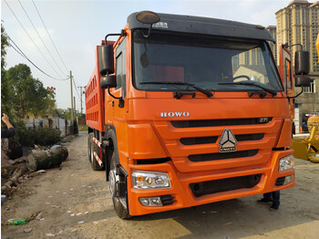 Tipper for transportation of heavy machinery SINOTRUK Howo Dump truck 371: picture 1