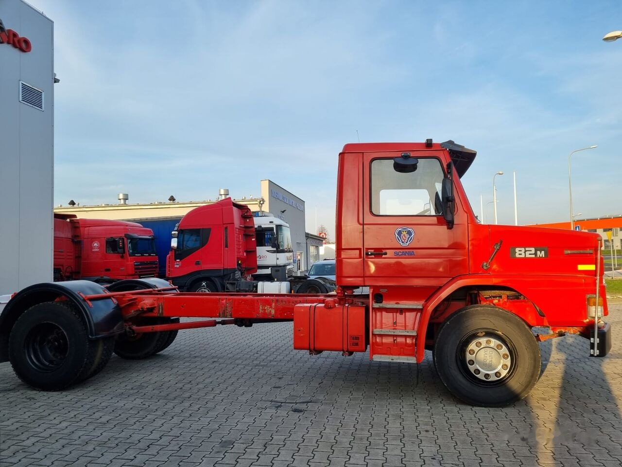 Cab chassis truck Scania 82M 210: picture 9