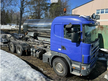 Cab chassis truck SCANIA R164