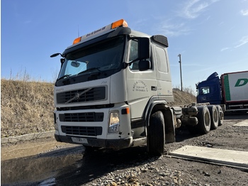 Cab chassis truck VOLVO FM440: picture 1