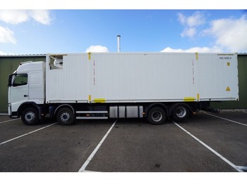 Refrigerator truck Volvo FH420 8X2 MANUAL GEARBOX WITH FRIGO 35FT REEFER THERMO KING T-1000R: picture 1