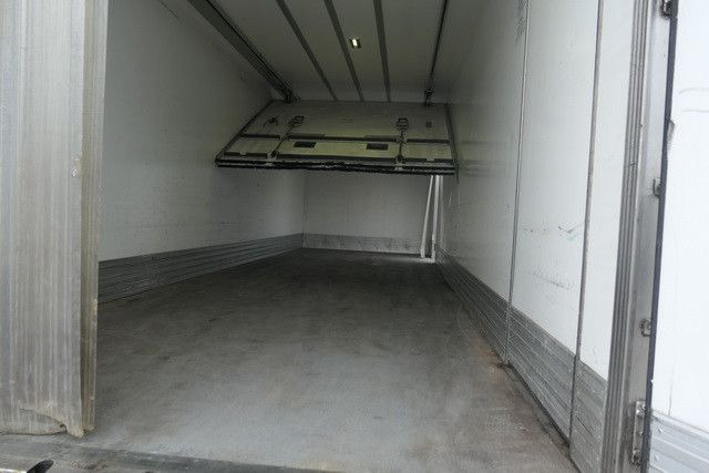 Refrigerator truck Volvo FM330 6x2, 8.390mm lang, 2x Verdampfer, LBW, AC: picture 8
