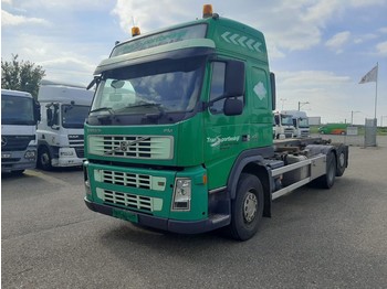 Container transporter/ Swap body truck Volvo FM 400: picture 1
