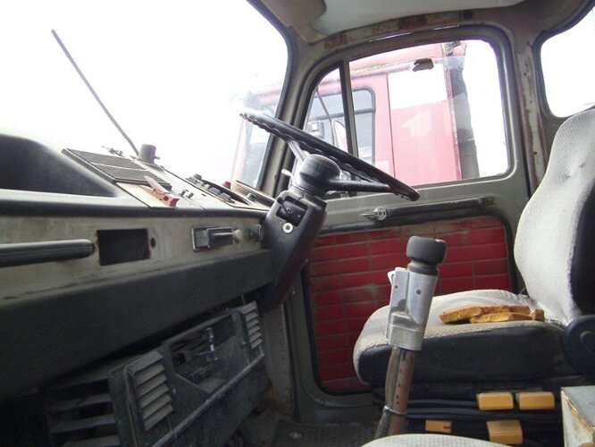  V5 4x2 Saurer V5 4x2 - Cab chassis truck: picture 5