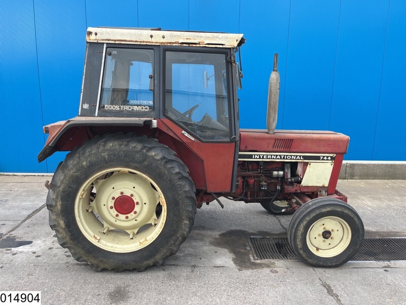 International 744 54 kW 72 HP, Manual - Farm tractor: picture 5