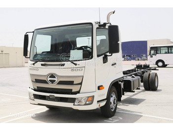 Hino FD - Cab chassis truck: picture 1