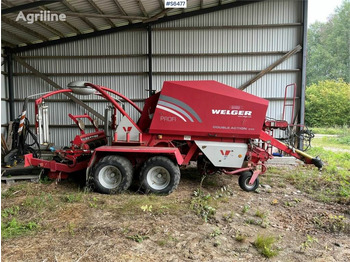 Welger Double Action 235 Rotocut - Round baler: picture 1