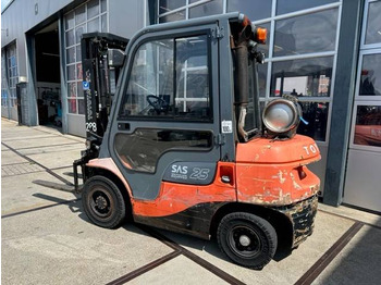 Toyota 7 FG F 25 - LPG forklift: picture 1