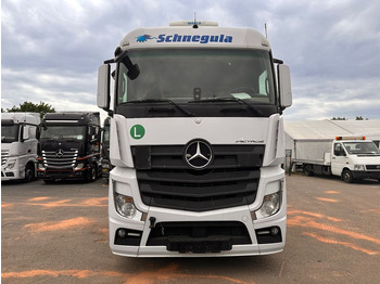 Mercedes-Benz Actros 1842 MOTORSCHADEN - Tractor unit: picture 1