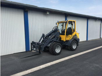 EUROTRAC W12 CMF - Compact loader: picture 1