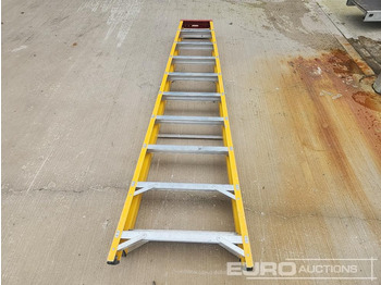  VP 10 Tread Fibreglass Step Ladder - Construction equipment: picture 1