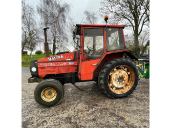 Valmet 605 - Farm tractor: picture 1