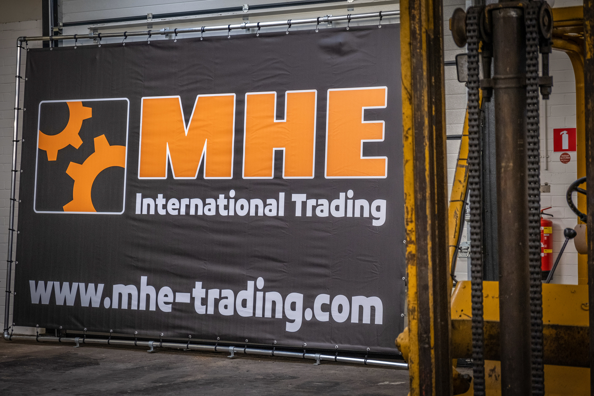 MHE International Trading B.V. - Material handling equipment undefined: picture 1