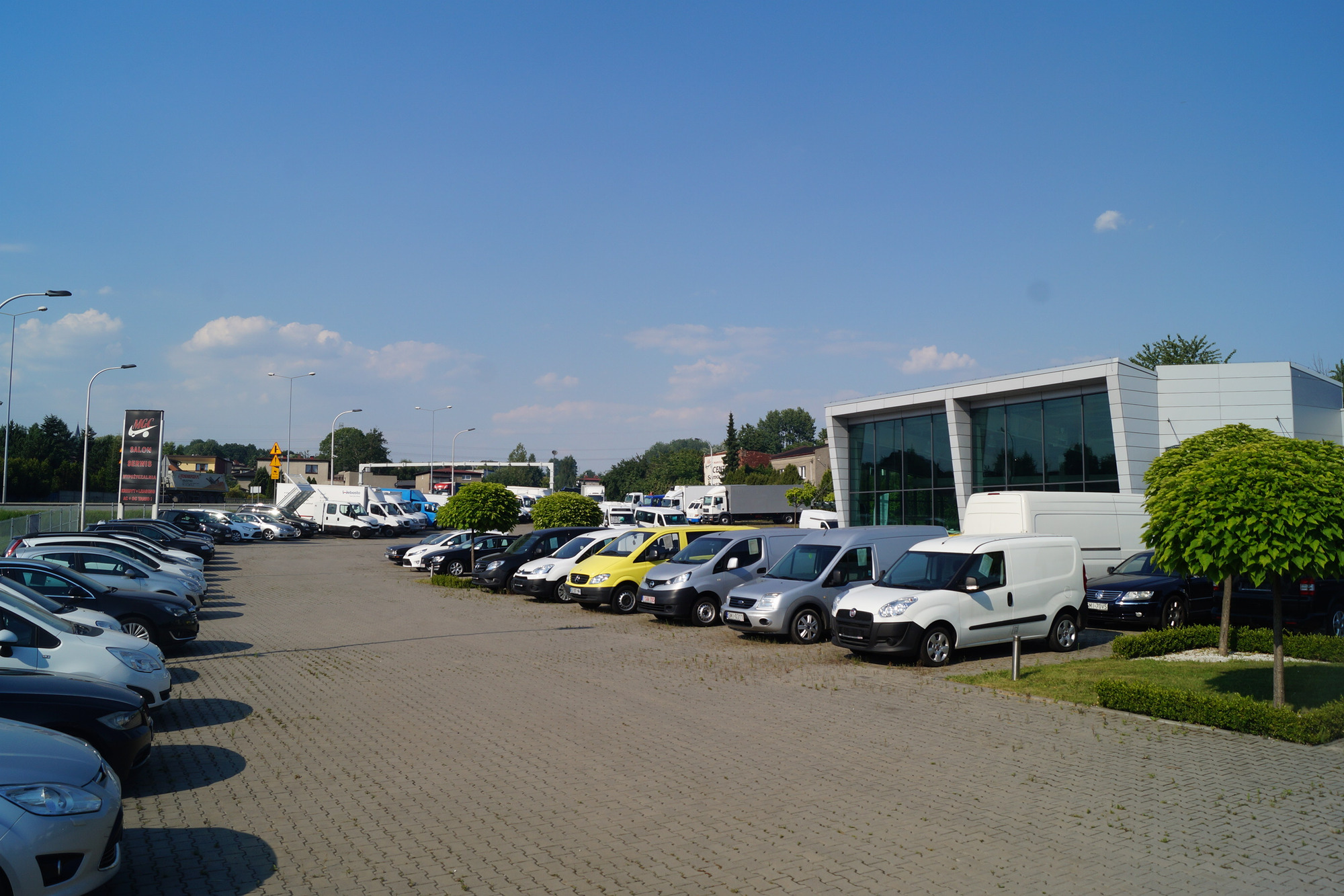 MGC CENTRUM SAMOCHODOW DOSTAWCZYCH - vehicles for sale undefined: picture 3