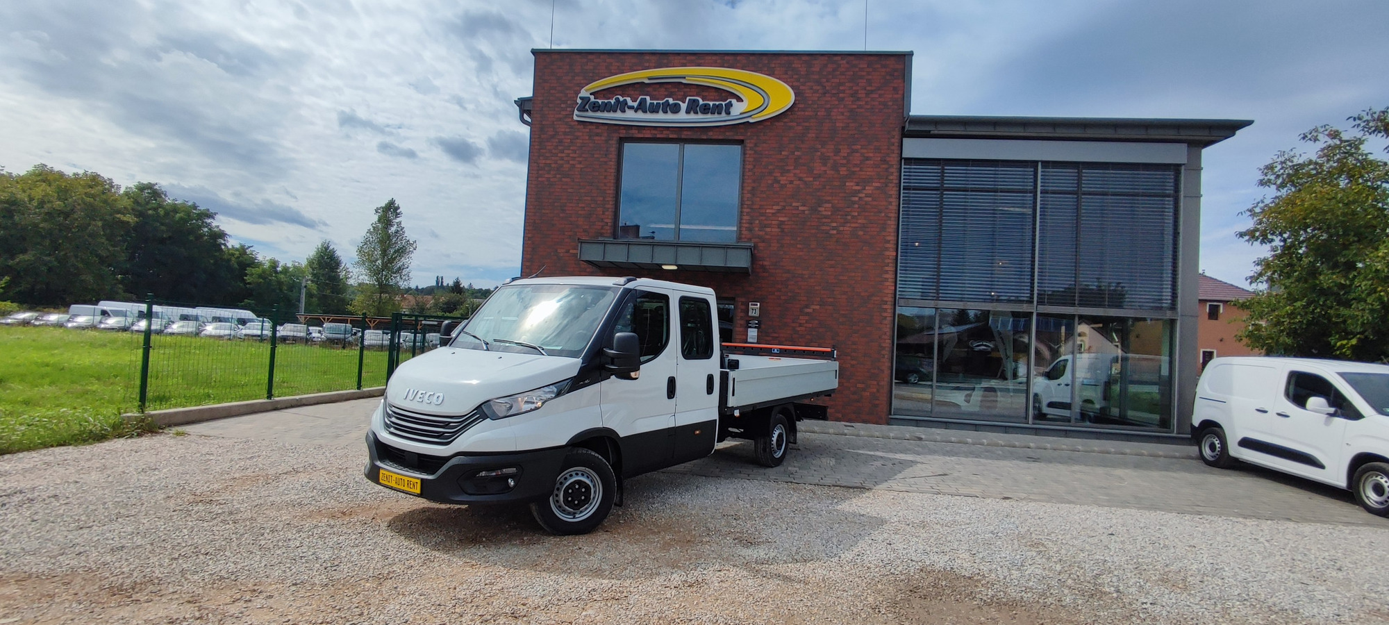 Zenit-Auto Rent Kft. - vehicles for sale undefined: picture 10