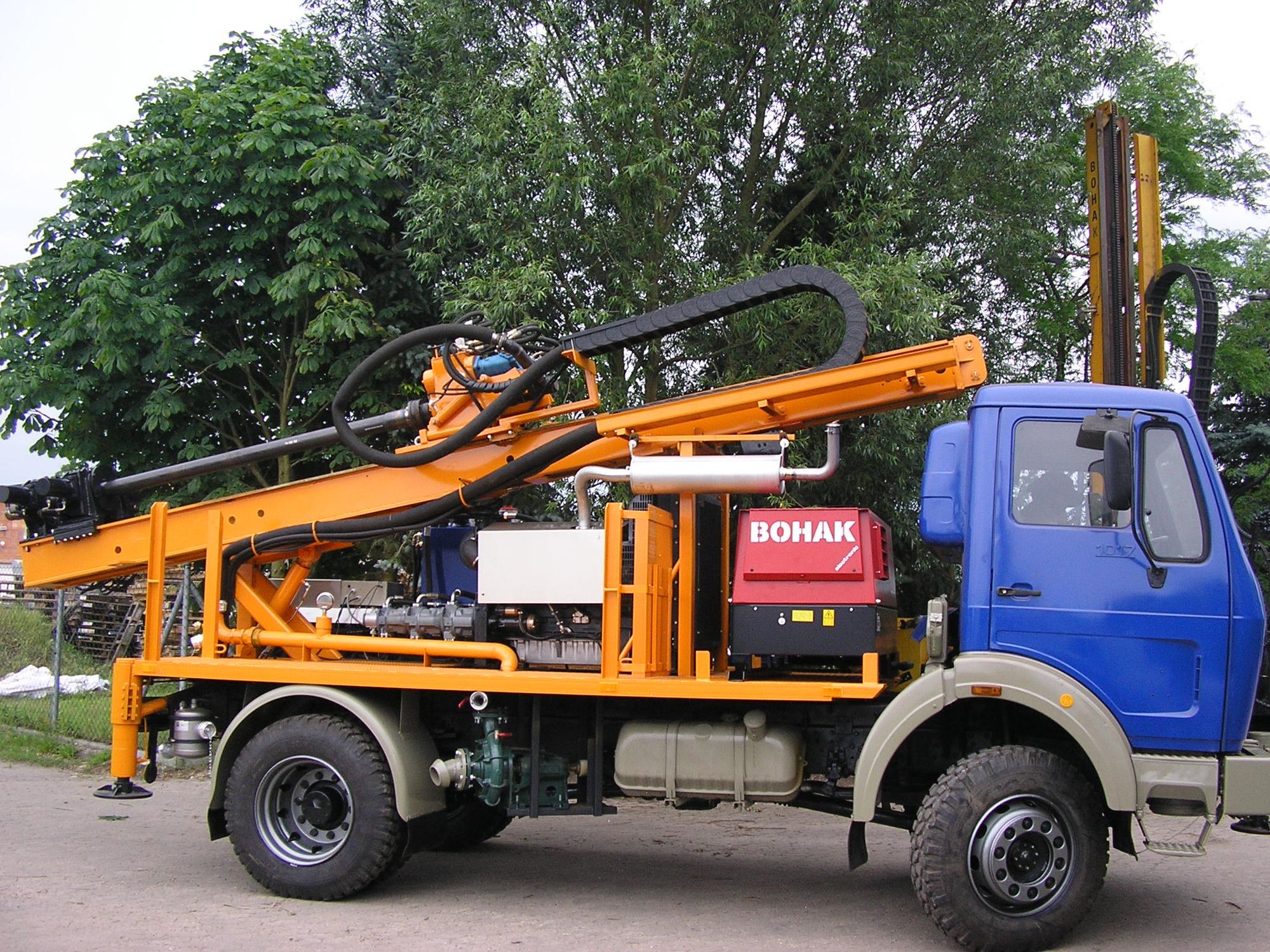 Bohak GmbH & Co. KG Bohrtechnik und Bohranlagen - vehicles for sale undefined: picture 2