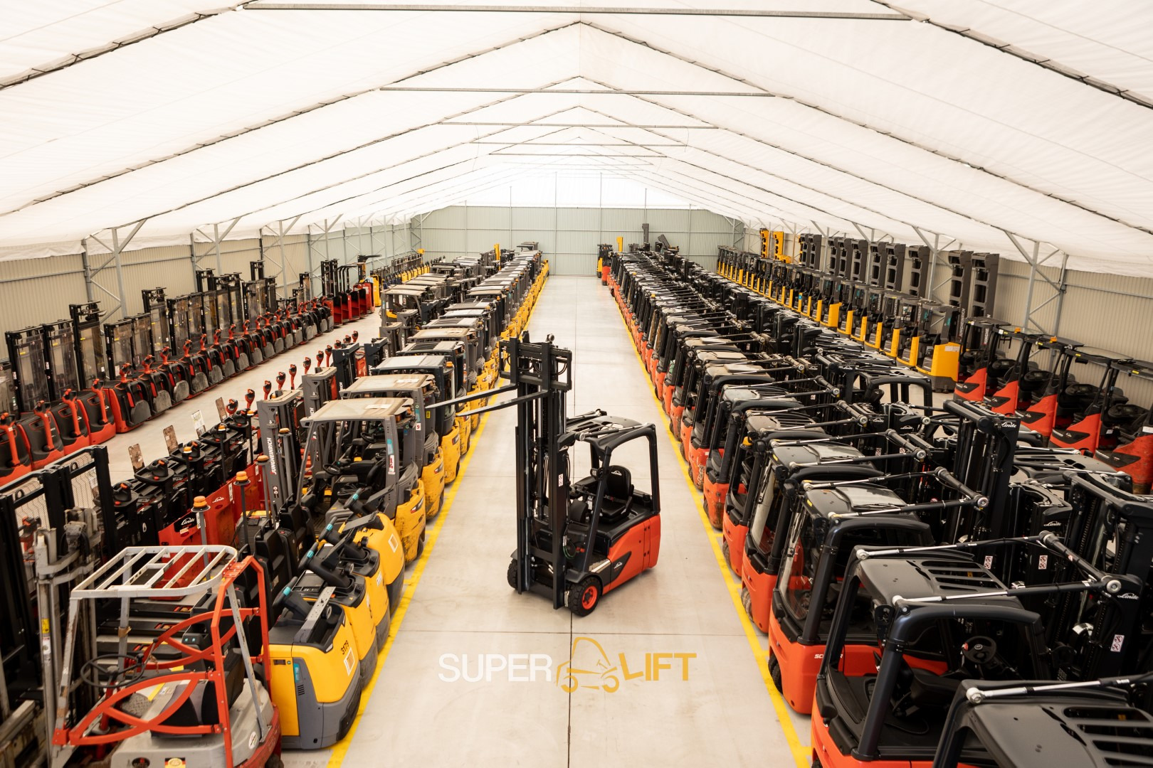 SUPERLIFT - Material handling equipment MANITOU undefined: picture 1