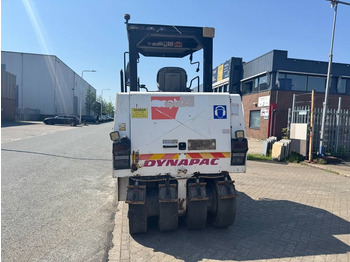 Pneumatic roller Dynapac CP 142: picture 4