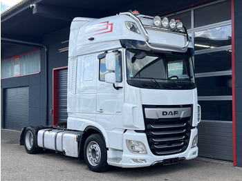 Tractor unit DAF XF 530