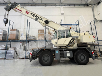 Rough terrain crane TEREX