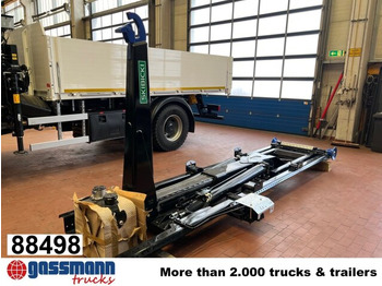Hook lift truck