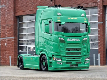 Tractor unit SCANIA S