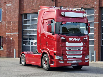 Tractor unit SCANIA S 500