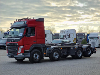 Hook lift truck Volvo FM 500 Globetrotter 8x4*4 - HYVA Hooklift - Lift axle rear - 2x steering axle - Custom interior: picture 5
