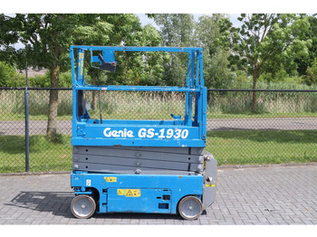 Scissor lift GENIE