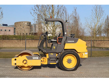 Roller VOLVO SD45B