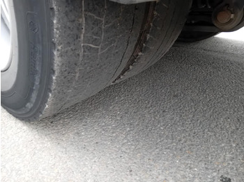 Box truck Renault Gamme D 280.19: picture 5