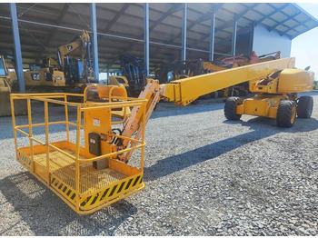 Vertical mast lift GENIE