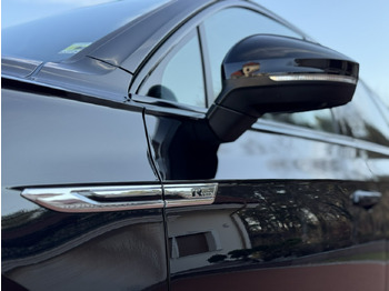 SUV Volkswagen Touareg: picture 5