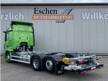 Container transporter/ Swap body truck Mercedes-Benz 2542 LL 6x2 Actros 5 / BÄR-LBW: picture 3