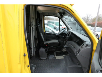 Interior photo 2: Closed box van IVECO Daily 35 S11 C30C AUTOMATIK KAMERA MAXI KAMERA R