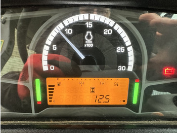 New Farm tractor John Deere 5075E: picture 5