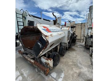 Asphalt paver