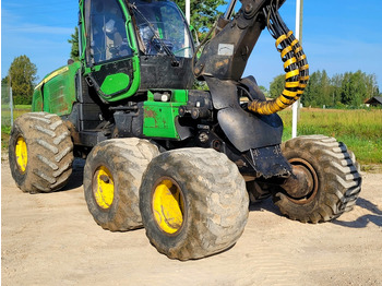 Forestry harvester JOHN DEERE 1070 E: picture 5